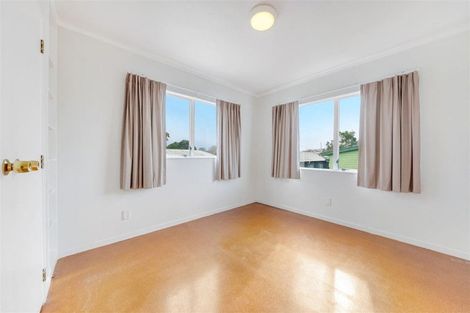 Photo of property in 2/50 Blanes Road, Weymouth, Auckland, 2103