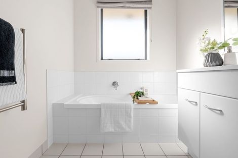 Photo of property in 30 Newfield Drive, Fairview Downs, Hamilton, 3214