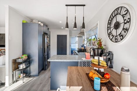 Photo of property in 44 Zita Maria Drive, Massey, Auckland, 0614