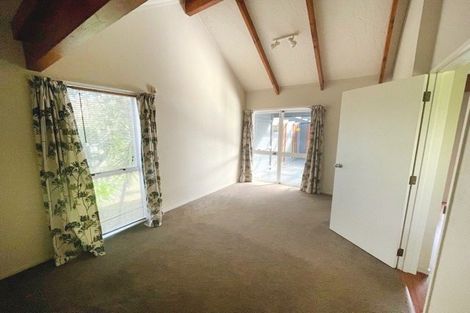 Photo of property in 1 Gosford Drive, Botany Downs, Auckland, 2010