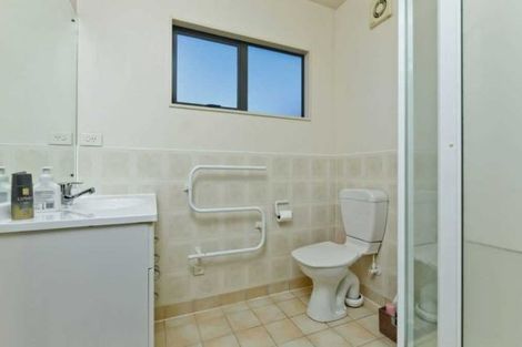 Photo of property in 16 Fearnley Grove, Albany, Auckland, 0632