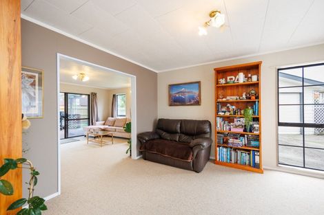 Photo of property in 46 Chatsworth Place, Highbury, Palmerston North, 4412