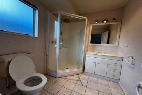 Photo of property in 6 Sandpiper Grove, Unsworth Heights, Auckland, 0632