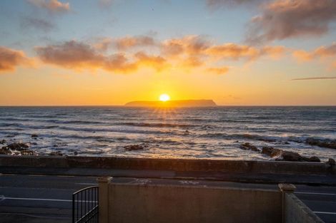 Photo of property in 22 Sunset Parade, Plimmerton, Porirua, 5026