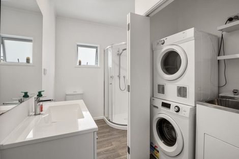 Photo of property in 15 Rosario Crescent, Red Beach, 0932