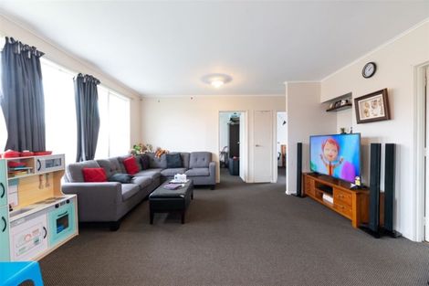 Photo of property in 2/82a Panama Road, Mount Wellington, Auckland, 1062