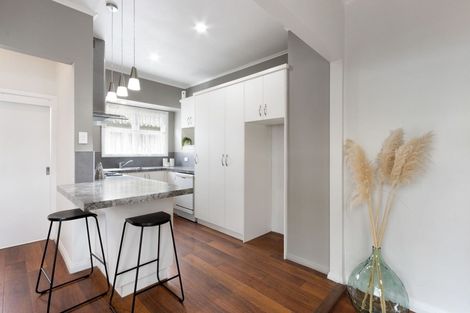 Photo of property in 84 Latham Street, Marewa, Napier, 4110