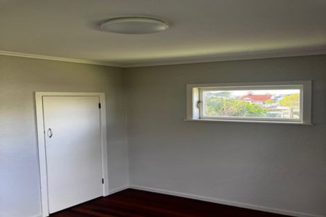 Photo of property in 59 Hutchinson Avenue, New Lynn, Auckland, 0600