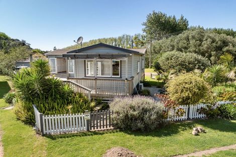 Photo of property in 54 Mahanga Road, Pataua South, Onerahi, 0192