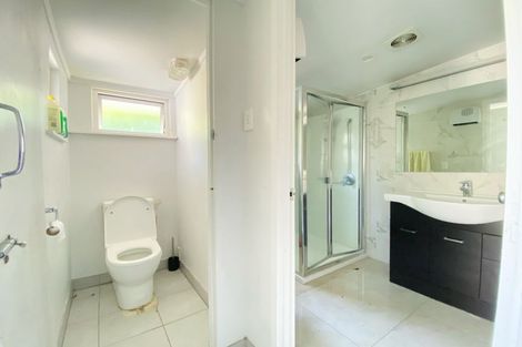 Photo of property in 1/28 Rangitoto Terrace, Milford, Auckland, 0620