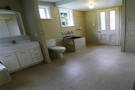 Photo of property in 225 Hanham Road, Kumeu, 0891