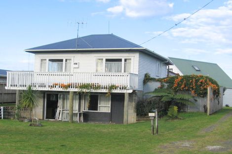 Photo of property in 114a Given Avenue, Whangamata, 3620
