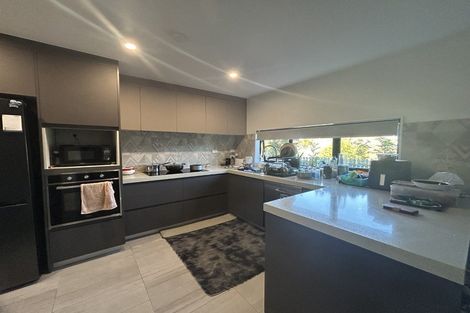 Photo of property in 1/106 Triangle Road, Massey, Auckland, 0614