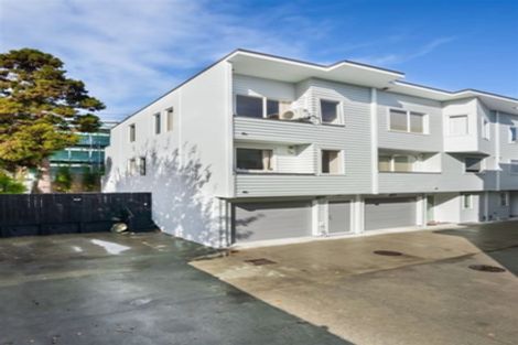 Photo of property in 6/6 Islington Avenue, New Lynn, Auckland, 0600