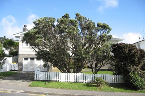 Photo of property in 73 Kenmore Street, Newlands, Wellington, 6037