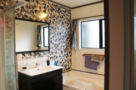 Photo of property in 2/38 Porutu Street, Fairfield, Lower Hutt, 5011