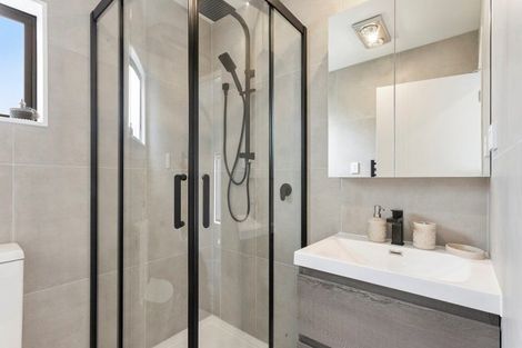 Photo of property in 2/86 Gloria Avenue, Te Atatu Peninsula, Auckland, 0610