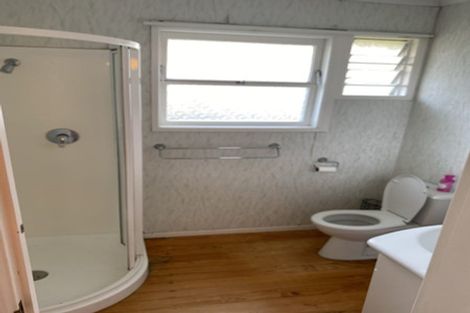 Photo of property in 8 Normanton Street, Glenfield, Auckland, 0629