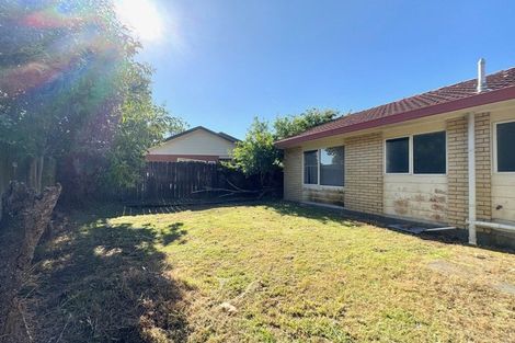 Photo of property in 17 Horlicks Place, Randwick Park, Auckland, 2105