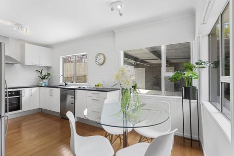 Photo of property in 3 Micawber Place, Mellons Bay, Auckland, 2014