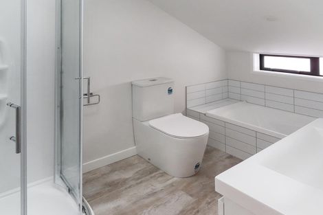 Photo of property in 90c Cambridge Terrace, Waterloo, Lower Hutt, 5011