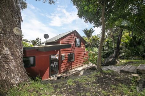 Photo of property in 53 Rayner Road, Piha, New Lynn, 0772