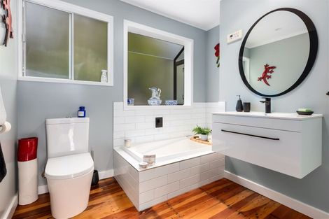 Photo of property in 19 Oak Avenue, Paremata, Porirua, 5024