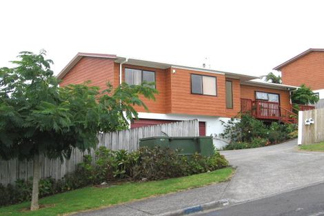 Photo of property in 12 Fairbanks Place, Glendene, Auckland, 0602