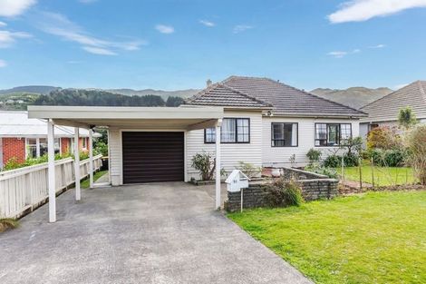 Photo of property in 17 Handyside Street, Tawa, Wellington, 5028