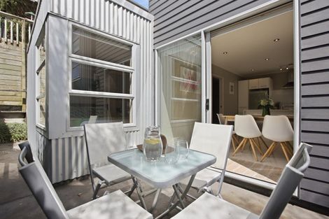 Photo of property in 32c Gilbert Street, New Plymouth, 4310