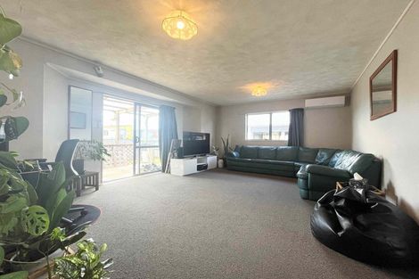 Photo of property in 1/10 Miriam Corban Heights, Henderson, Auckland, 0612