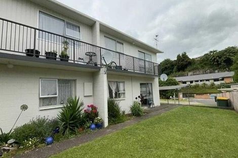 Photo of property in 31 Cumberland Street, Merrilands, New Plymouth, 4312
