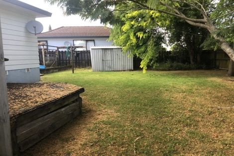 Photo of property in 1/5 Myna Place, Weymouth, Auckland, 2103