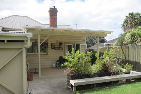Photo of property in 13 Kawerau Avenue, Devonport, Auckland, 0624