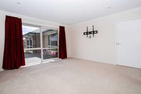 Photo of property in 14 Teatree Close, Huntington, Hamilton, 3210