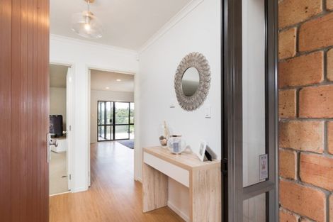 Photo of property in 7 Bovill Way, Tuakau, 2121