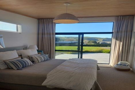 Photo of property in 4b Shoal Beach Road, Aramoana, Omakere, 4271