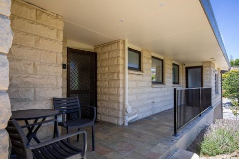 Photo of property in 2 Hart Place, Bridge Hill, Alexandra, 9320