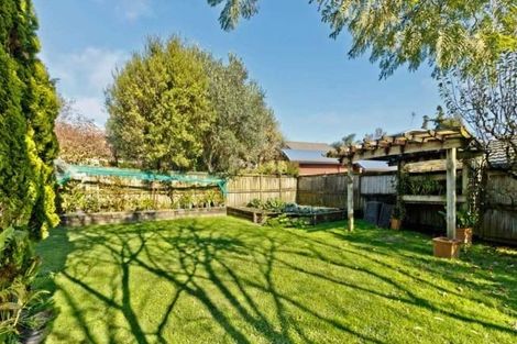 Photo of property in 16 Fearnley Grove, Albany, Auckland, 0632