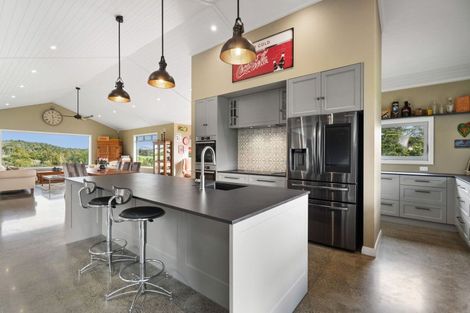 Photo of property in 13 Capstone Place, Te Kamo, Kamo, 0185