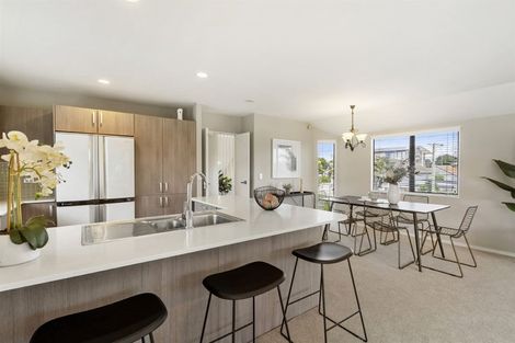 Photo of property in 1/1 Harley Road, Takapuna, Auckland, 0622