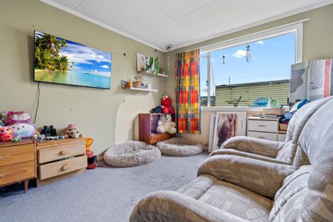 Photo of property in 37 Queen Street, Otautau, 9610