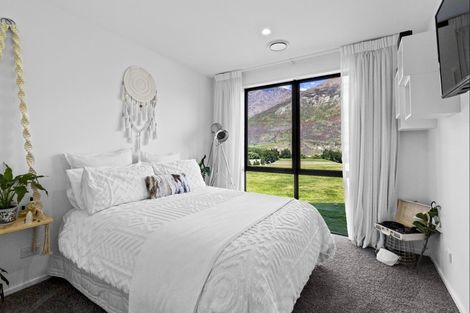 Photo of property in 44 Judge And Jury Drive, Lake Hayes, Queenstown, 9304