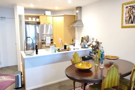 Photo of property in 5 Kent Terrace, Mount Victoria, Wellington, 6011