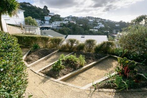 Photo of property in 27 Farnham Street, Mornington, Wellington, 6021