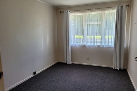 Photo of property in 11 Oawai Place, Marfell, New Plymouth, 4310