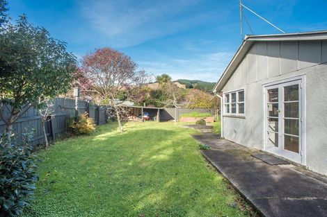 Photo of property in 3 Sunny Glen, Waikanae, 5036