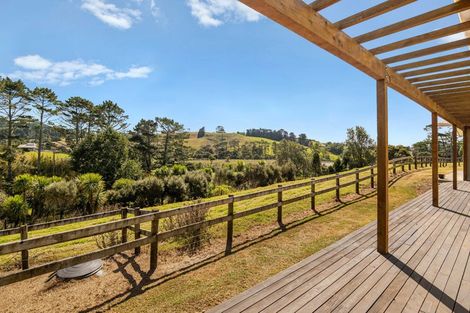 Photo of property in 117 Worrall Road, Kumeu, 0891
