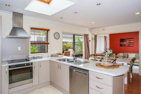 Photo of property in 8 Brockton Avenue, Conifer Grove, Takanini, 2112