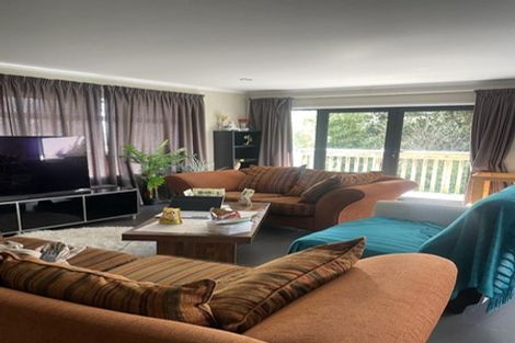 Photo of property in 2/21a Ludlow Terrace, Totara Vale, Auckland, 0627